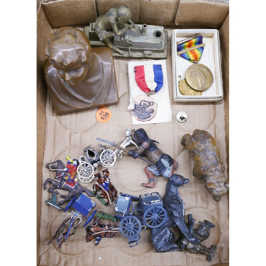 Box Medals and Figurines