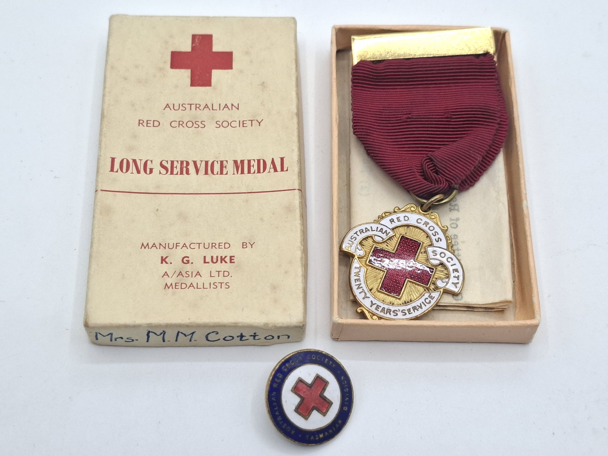 1402 · RED CROSS LONG SERVICE BADGE