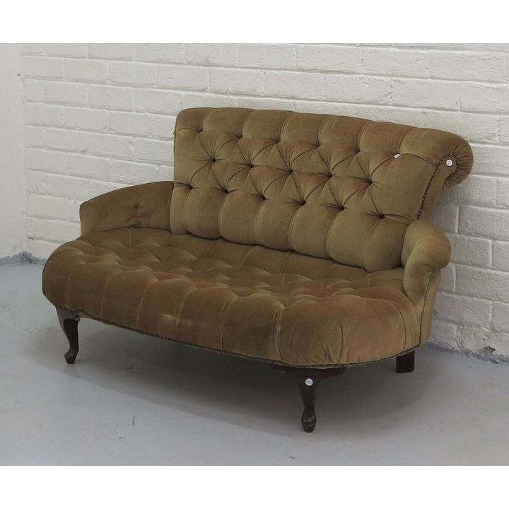 SMALL BUTTON UPHOLSTERED SETTEE