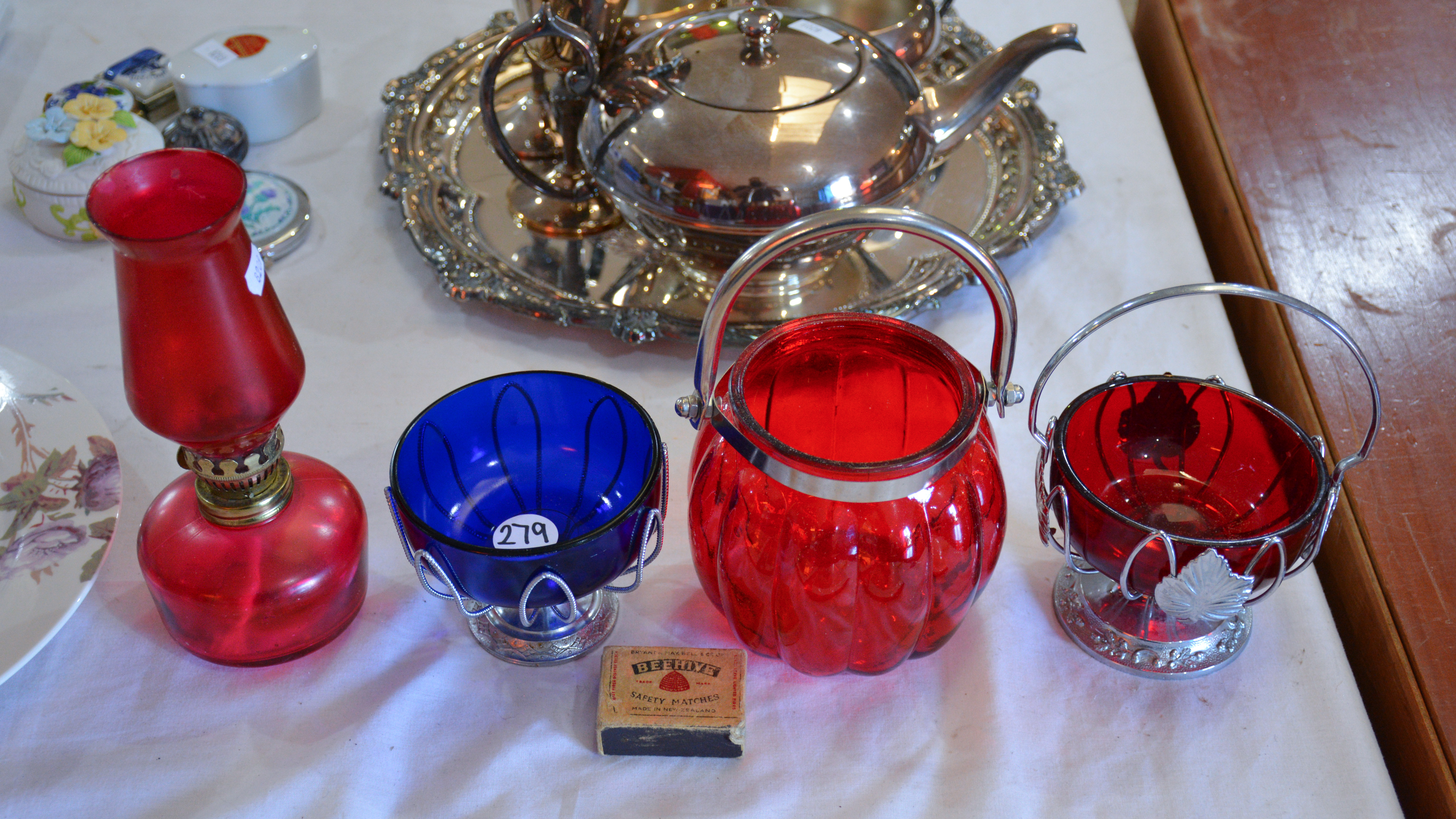 Metal and Glass Trinket Bowls x 3 + Oil Lamp — sold at auction in New Zealand for $10