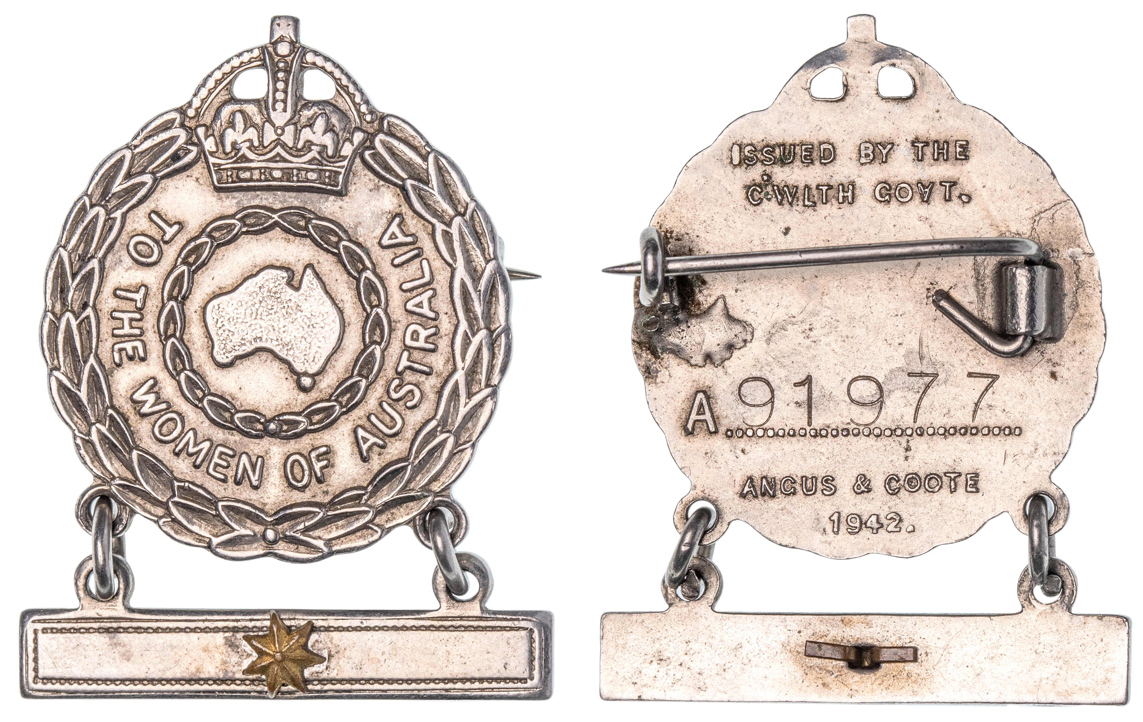 351 · Silver WWII Mother's Badge, 1942, VGC
