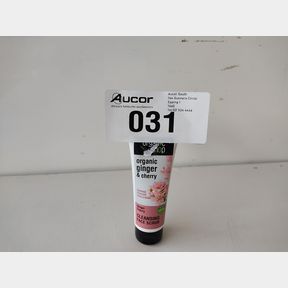 ORGANIC SHOP CLEANSING FACE SCRUB - GINGER CHERRY