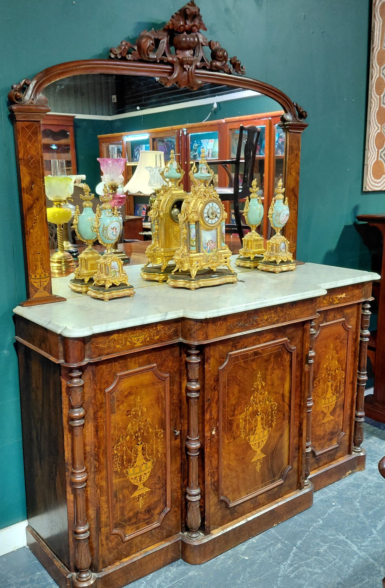 602 · A VICTORIAN CREDENZA