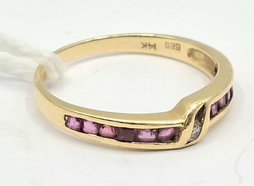 1107 · 14CT GOLD RUBY RING