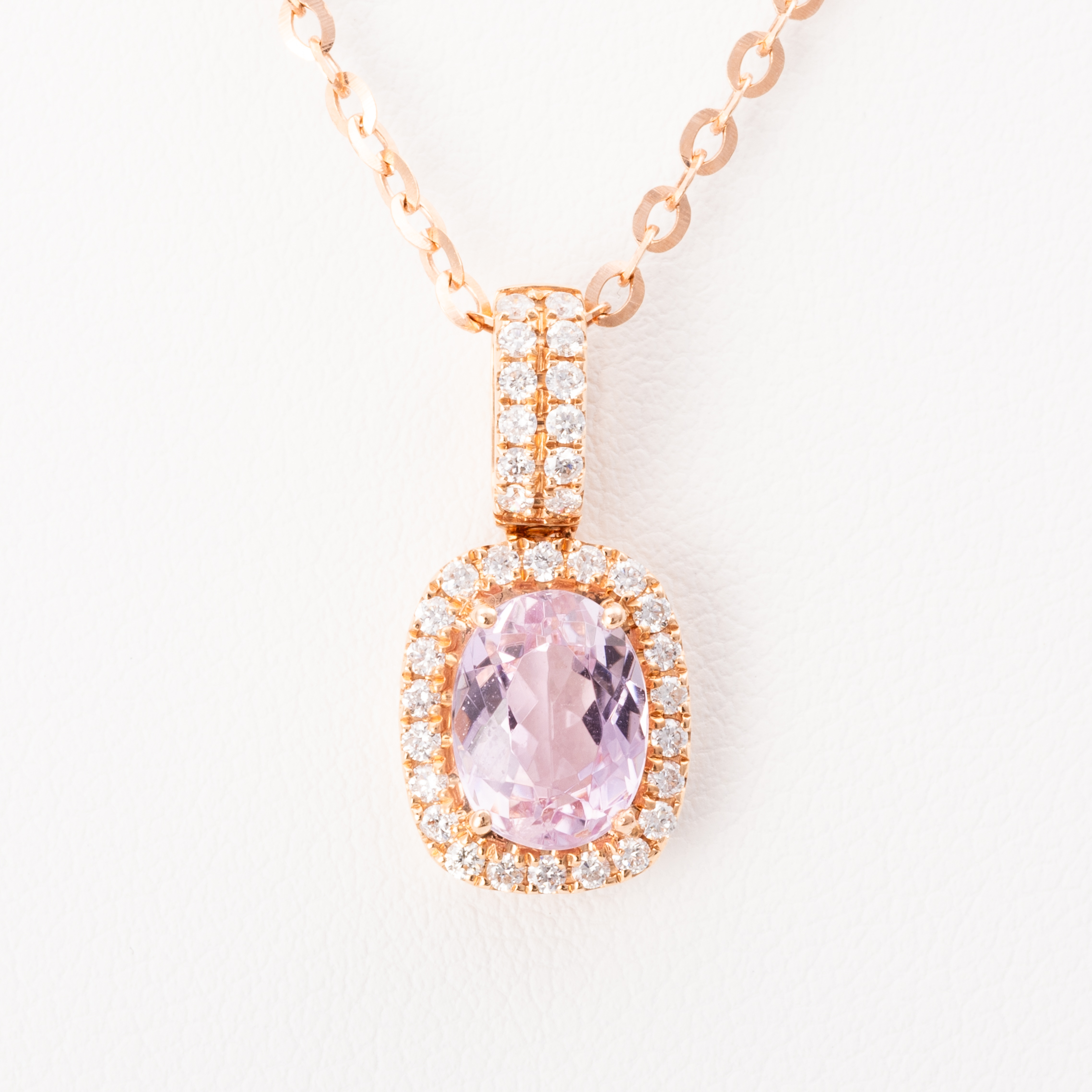 144 · Kunzite & Diamond Pendant & Chain 18ct Gold
