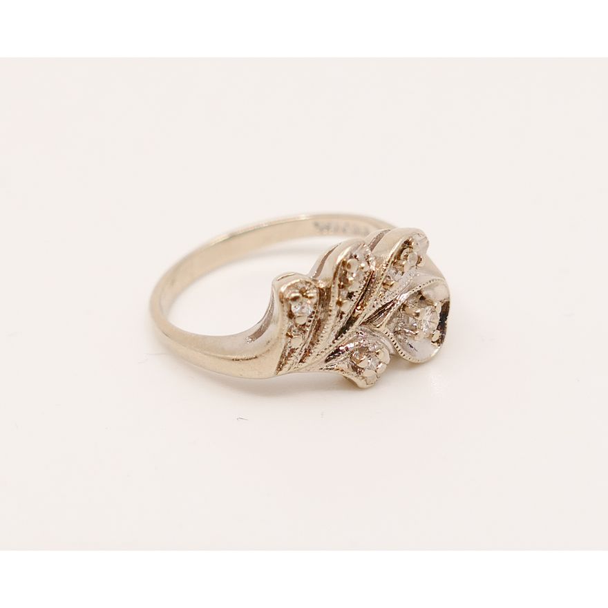14K and Diamond Ring. Size 6. 3.34g TW