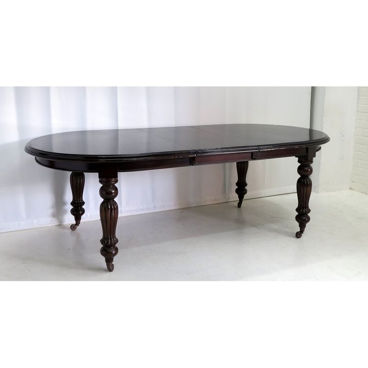VICTORIAN STYLE EXTENSION DINING TABLE, two leaves