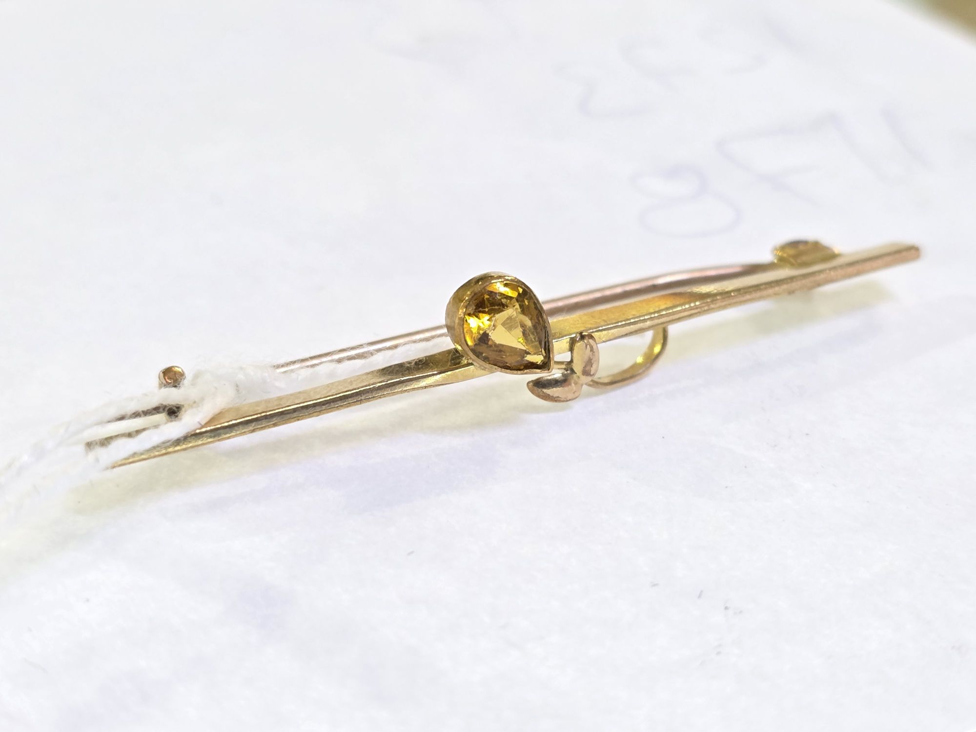1145 · 9CT GOLD CITRINE BROOCH
