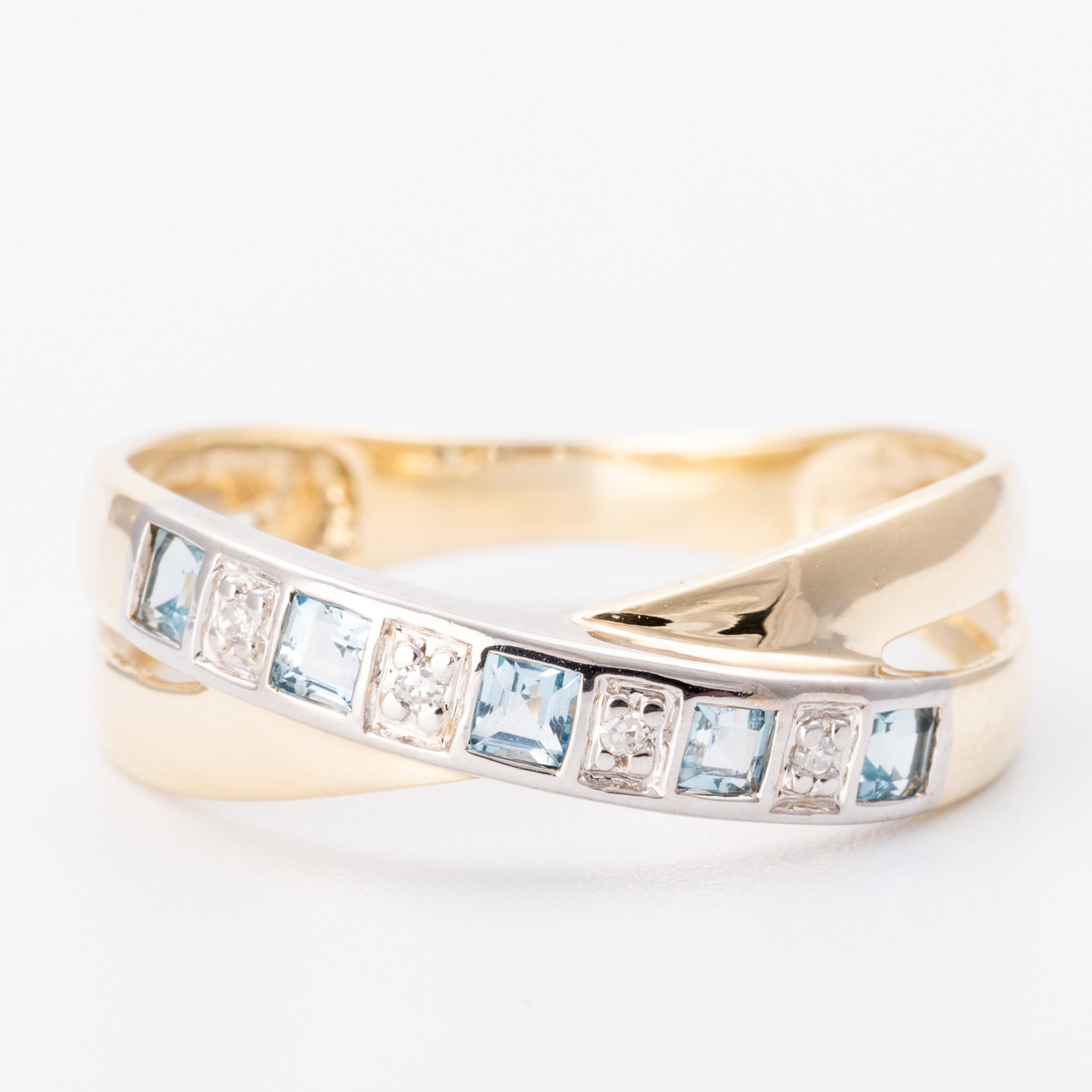 174 · Blue Topaz & Diamond Ring 9ct Gold