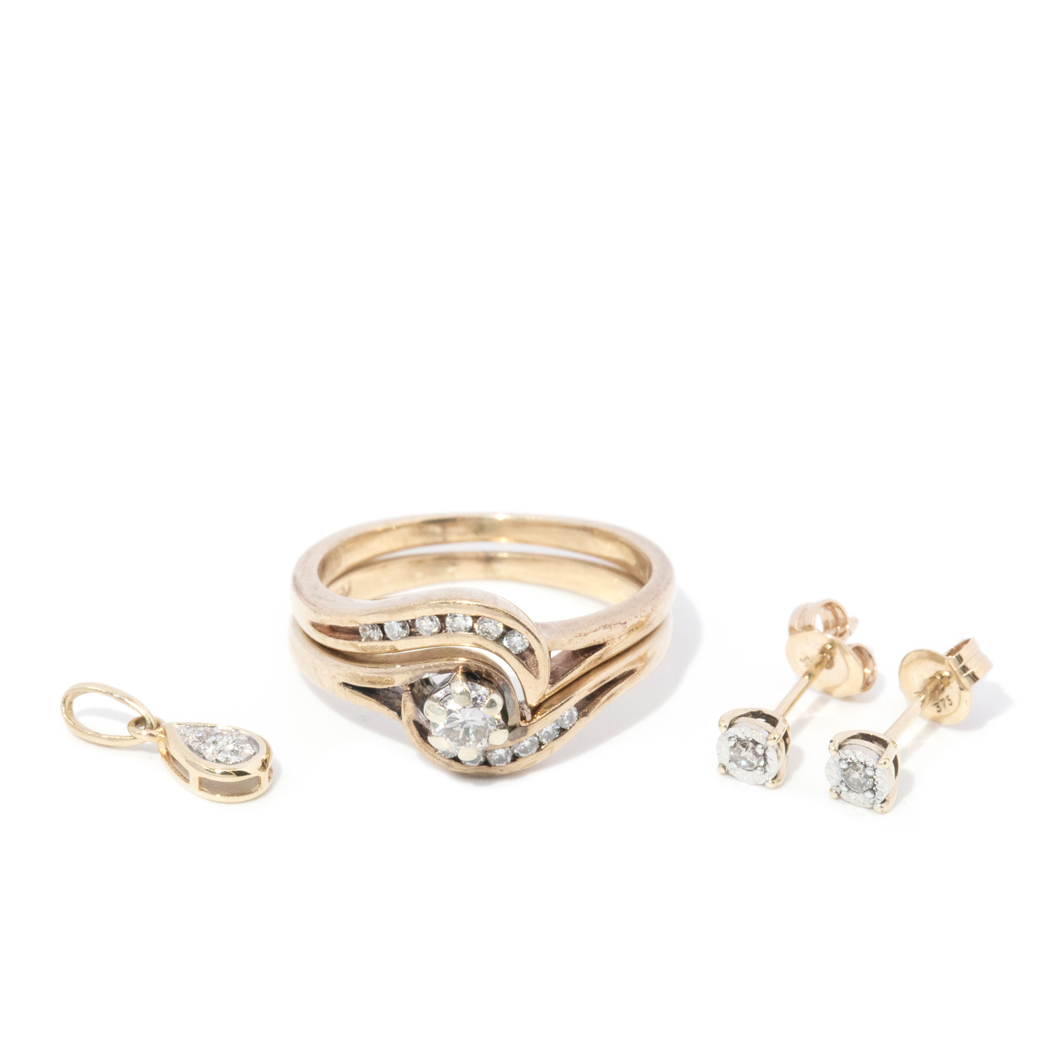 Assorted 9 carat gold Jewellery Set