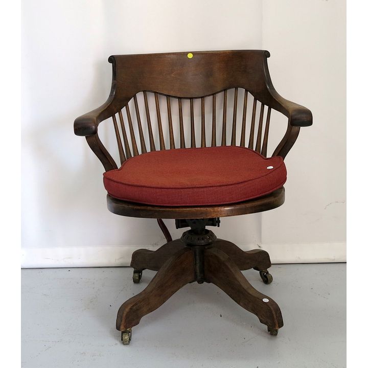 VINTAGE SWIVEL CHAIR