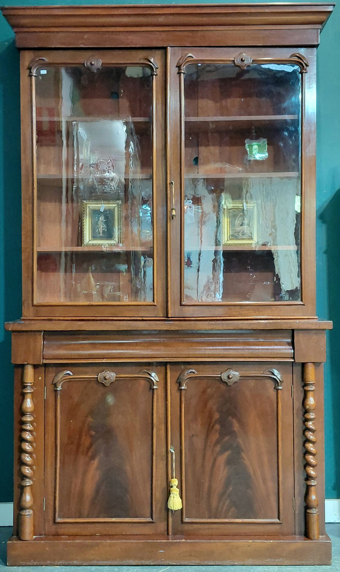 548 · ANTIQUE VICTORIAN BOOKCASE