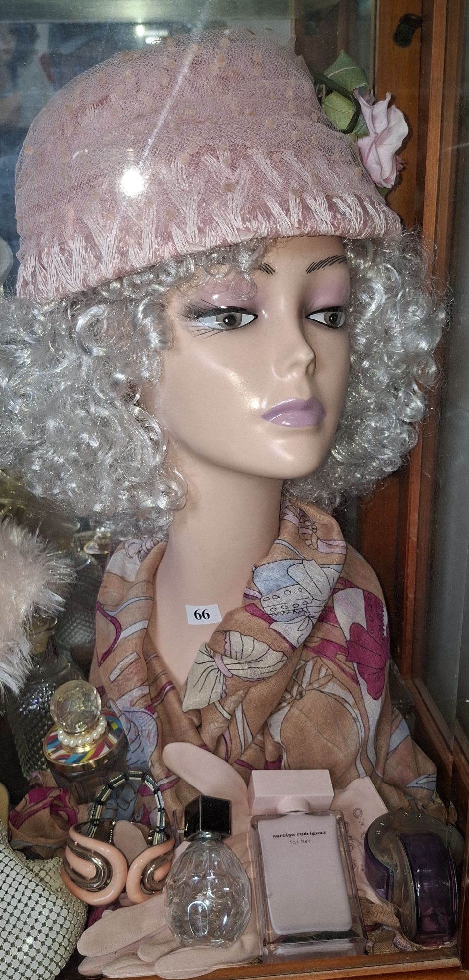 66 · FEMALE BUST MANNEQUIN ETC