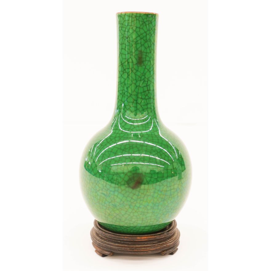 Chinese Qing Apple Green Crackle Vase