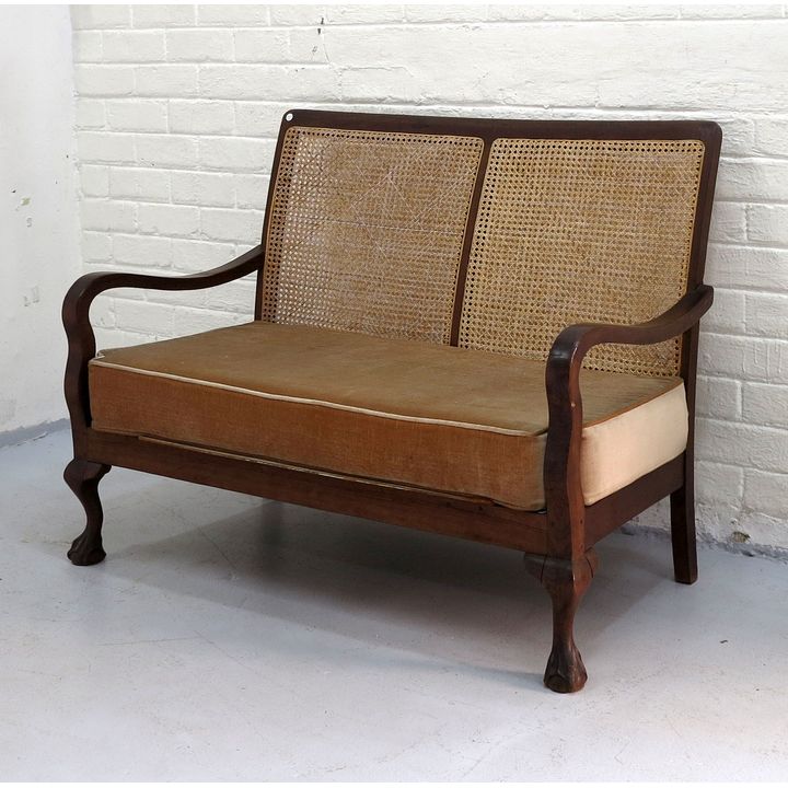 UPHOLSTERED SETTEE