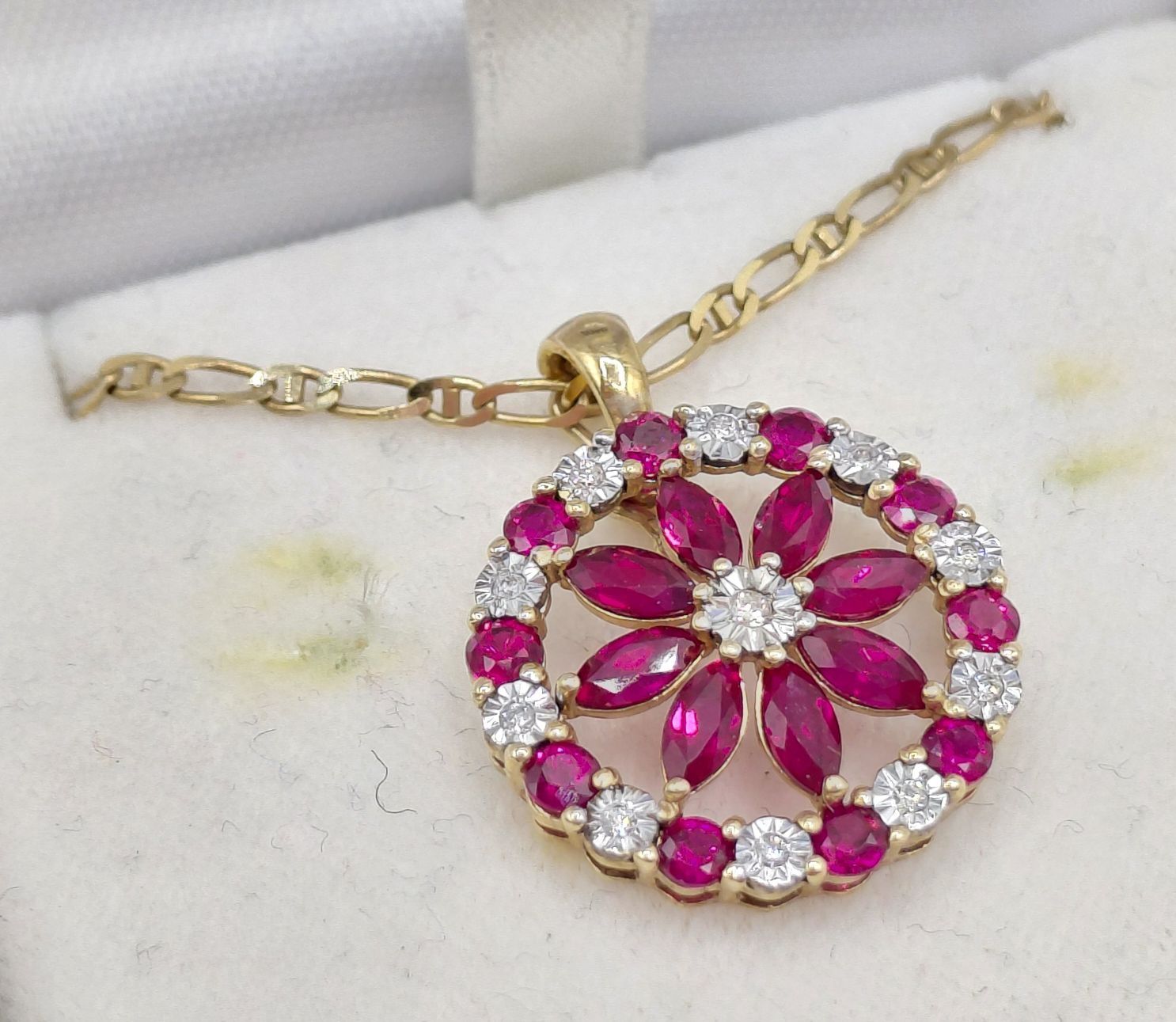 9ct Yellow Gold Red Stone Pendant
