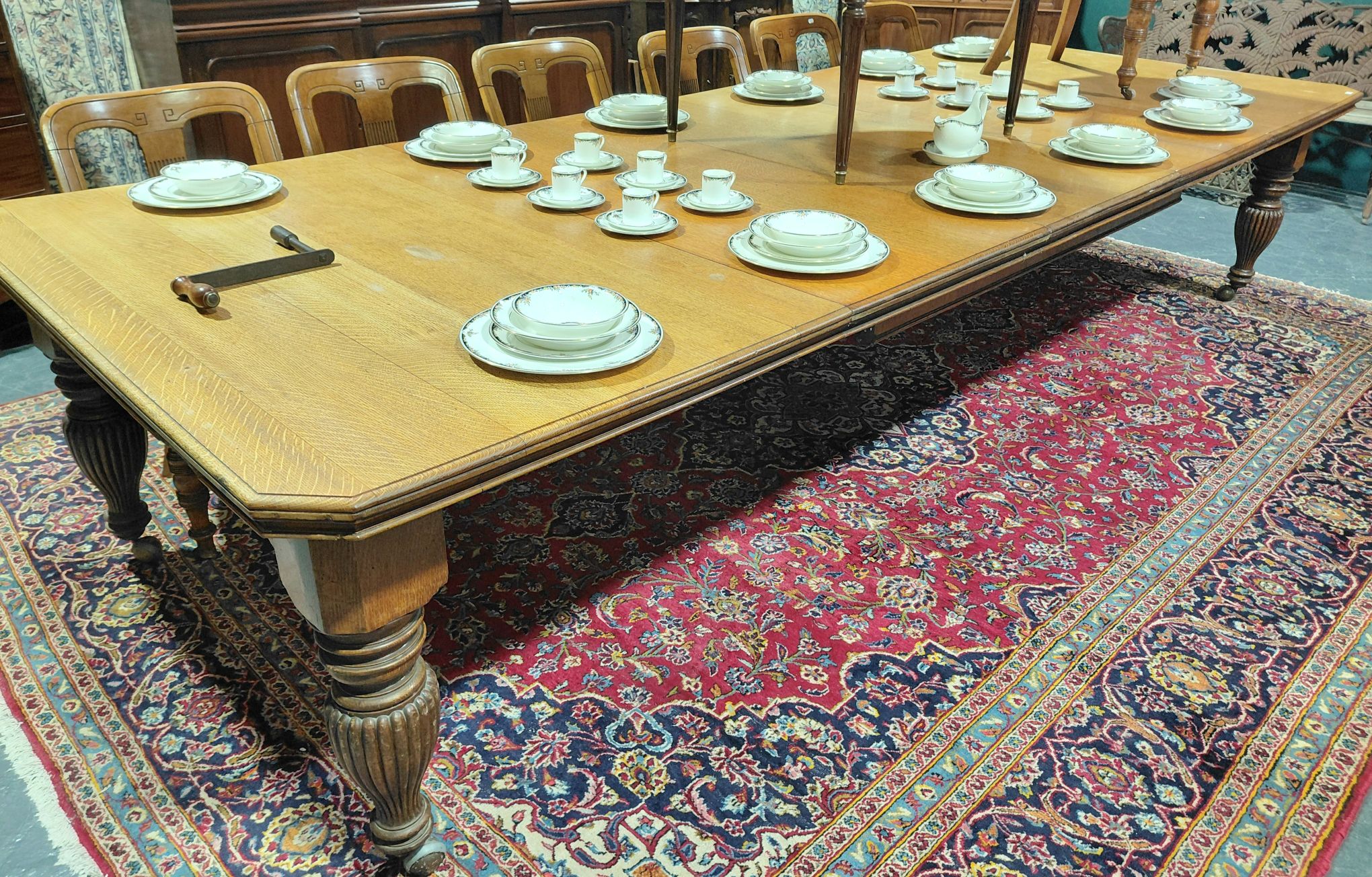 576 · ENGLISH OAK EXTENSION BANQUET DINING TABLE