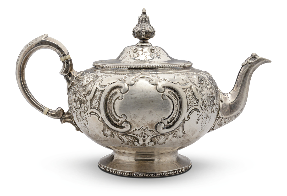A George III silver tea pot