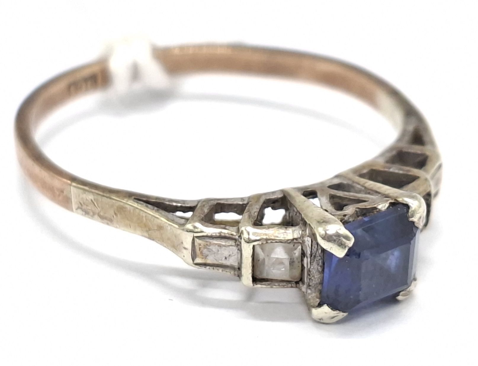 1100 · 9CT GOLD RING