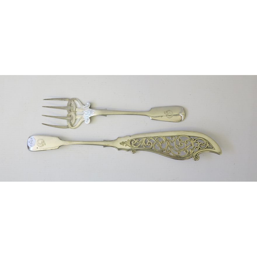 PAIR OF SILVERPLATED FISH SERVERS