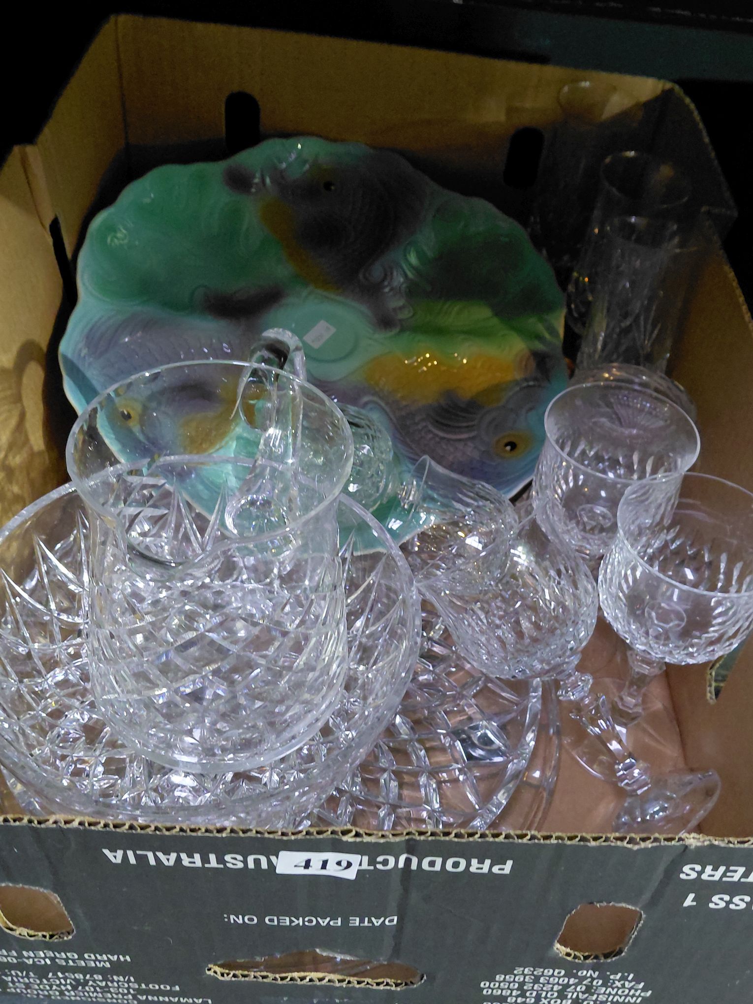 419 · CRYSTAL GLASSWARE AND FISH BOWL