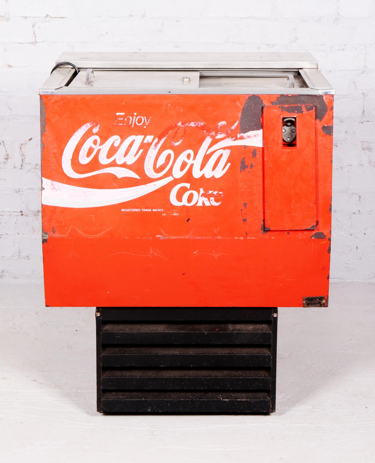 Vintage Coca-Cola cooler. - Gothacollections