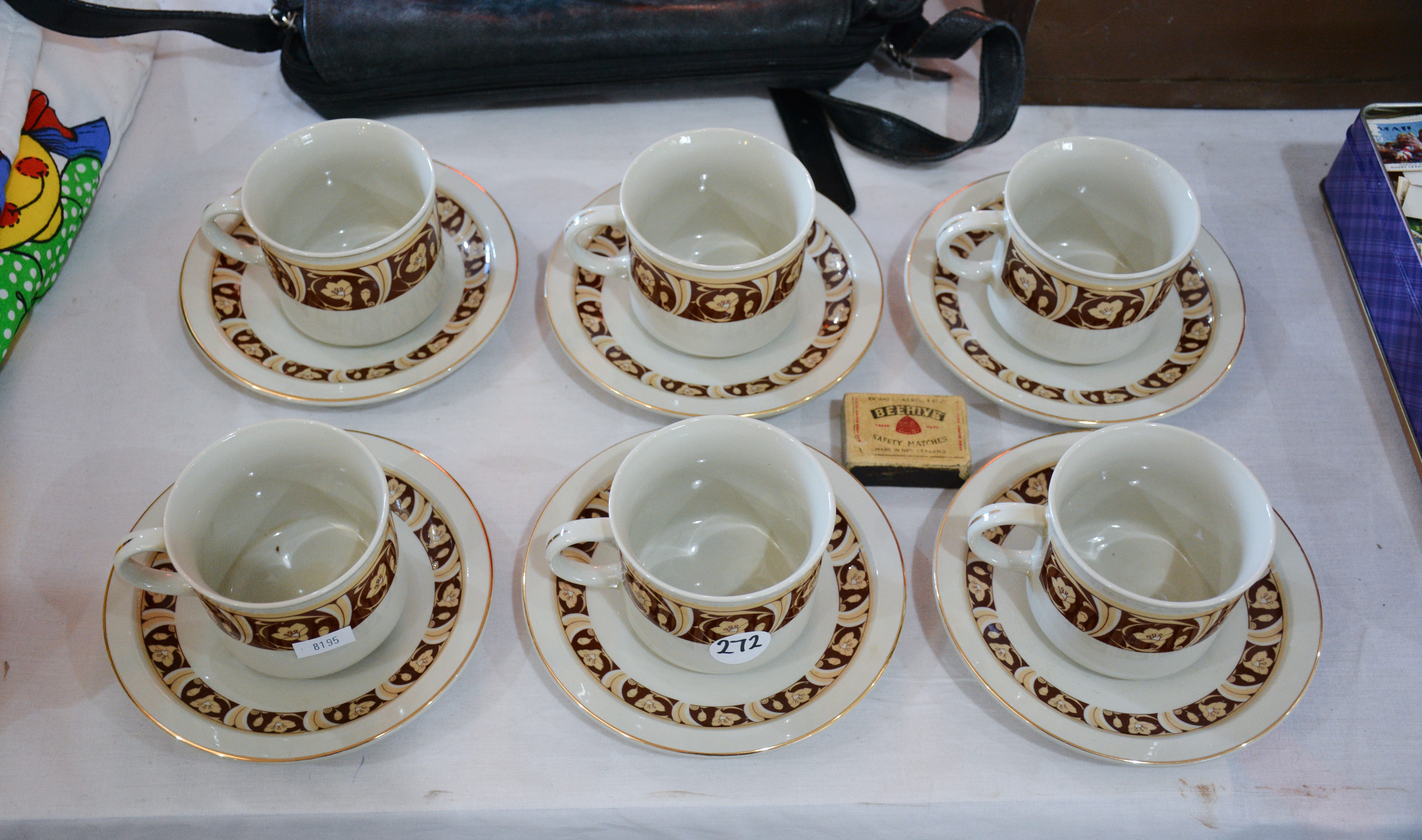 Ceramic Teacups/Saucers x 6 — NZ auction result