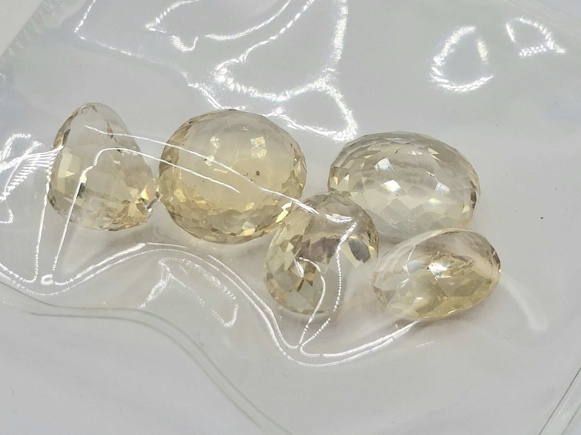 6 · CITRINE GEMSTONES