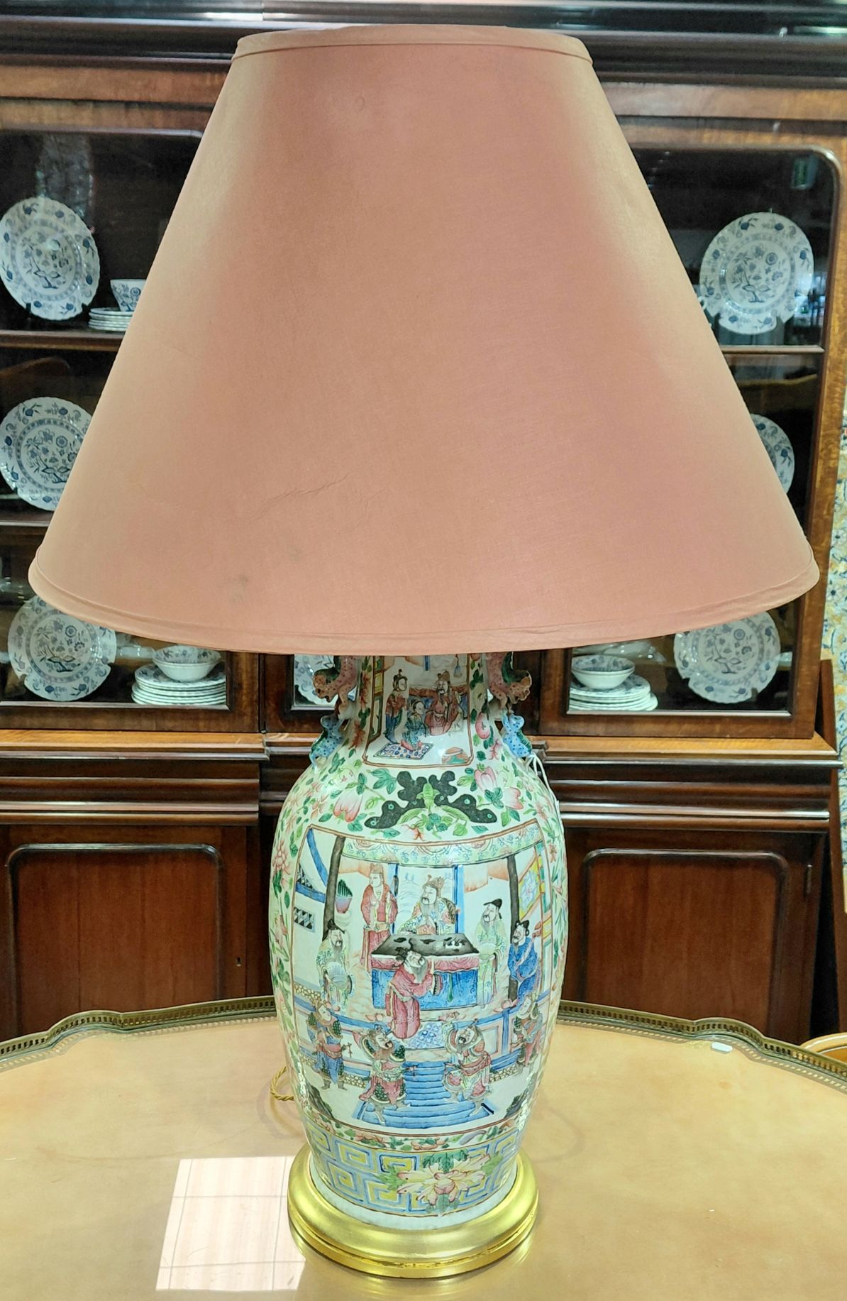 580 · 19TH CENTURY CHINESE FAMILLE ROSE VASE