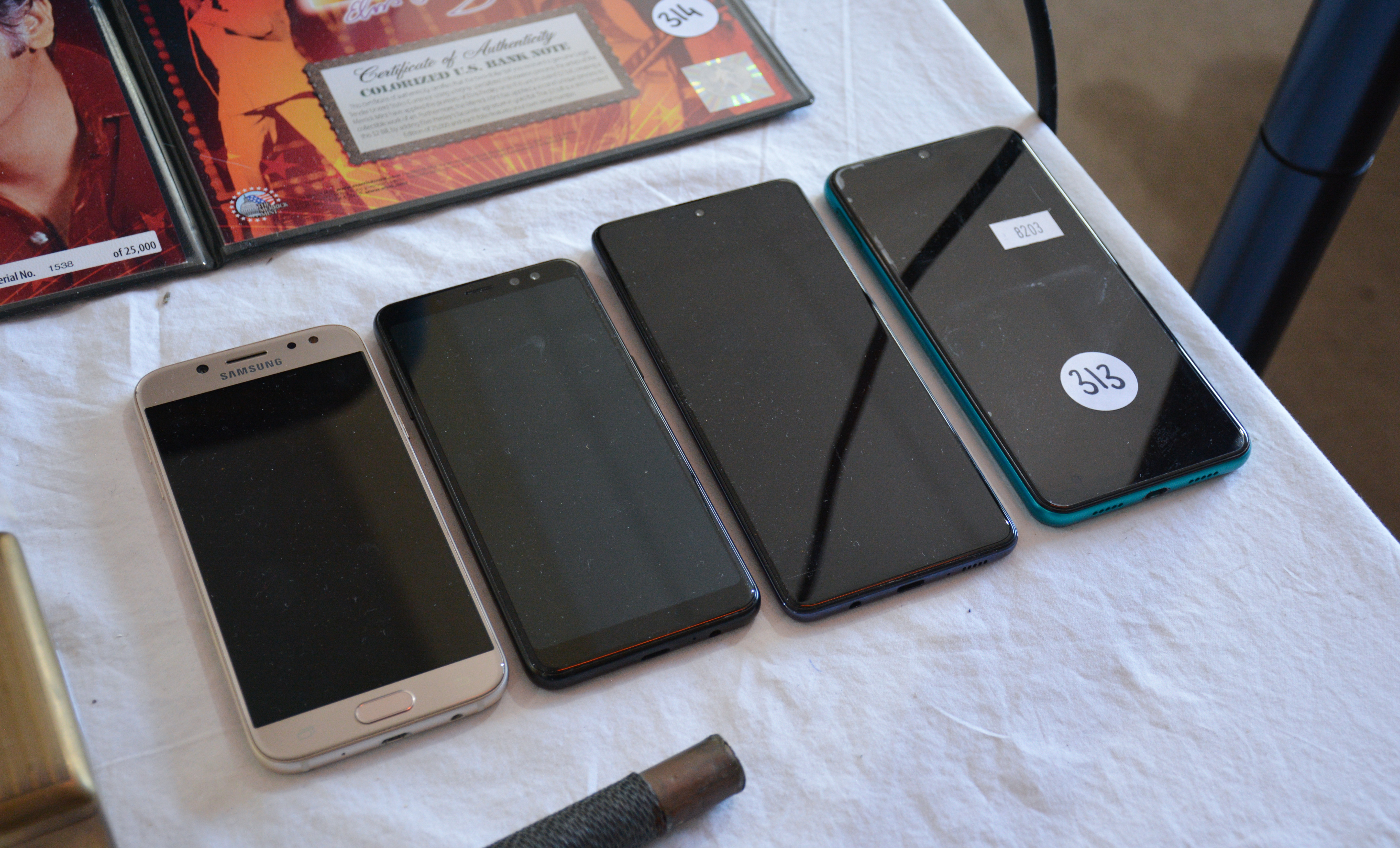 Samsung Smart Phones x 3 and Dodgee Phone — sold at auction in New Zealand for $110