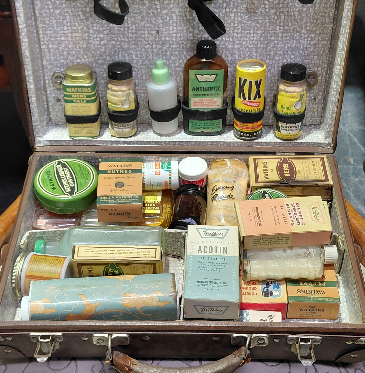 375 · SALESMAN'S SAMPLE CASE
