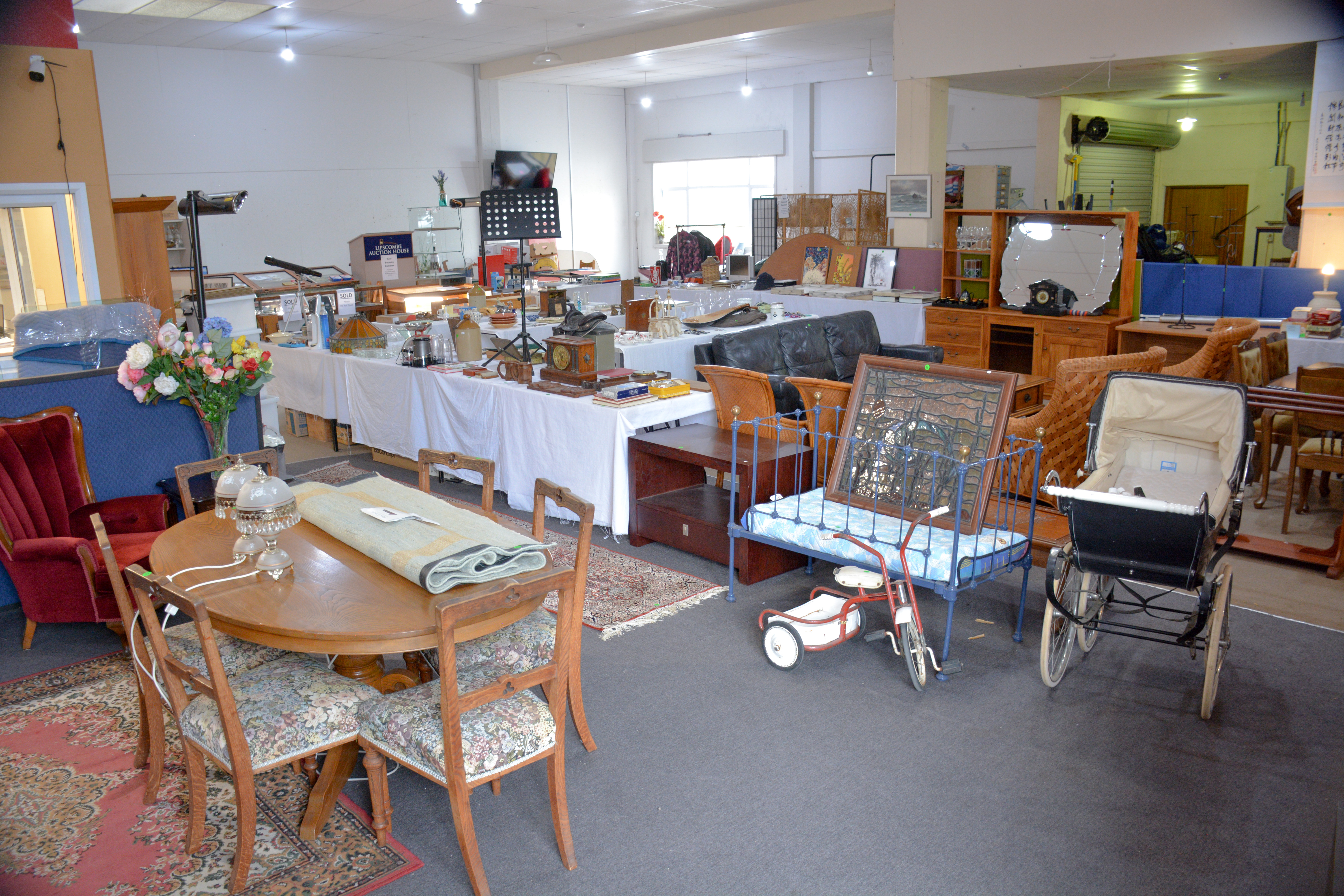 Furniture, Collectable and Jewellery Auction | Lipscombe Auction House ...