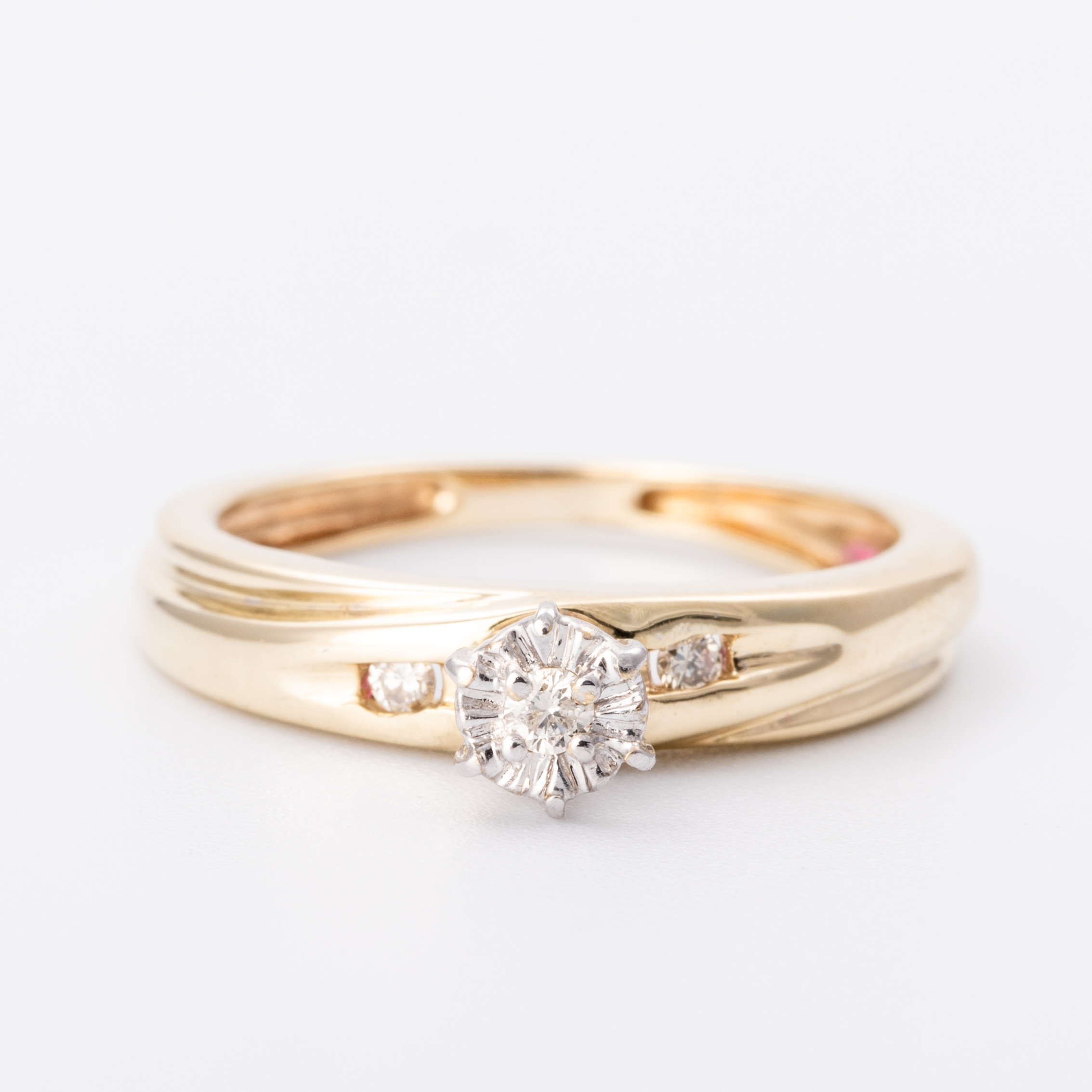 131 · Diamond Ring 14ct Gold