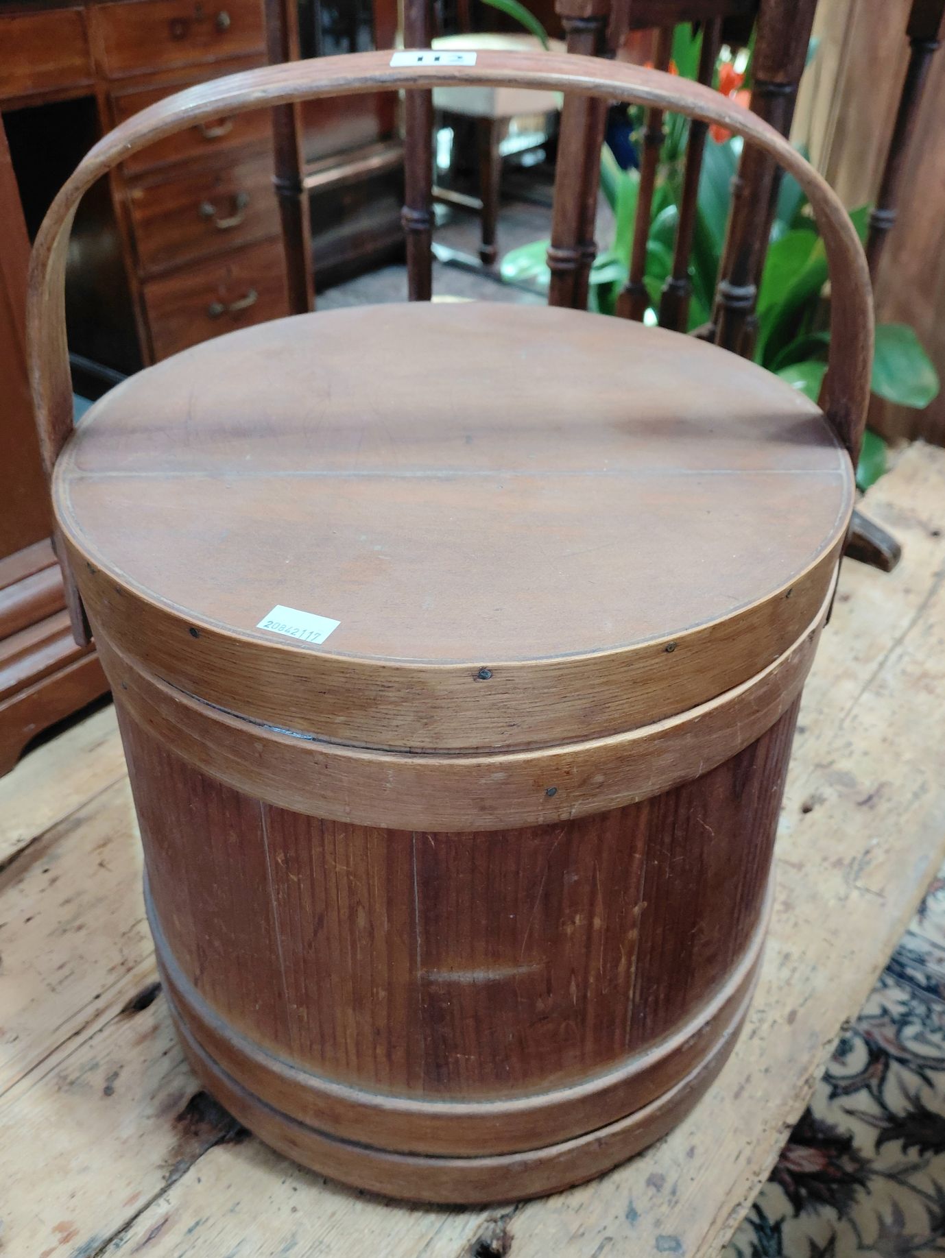 112 · WOODEN STORAGE BUCKET