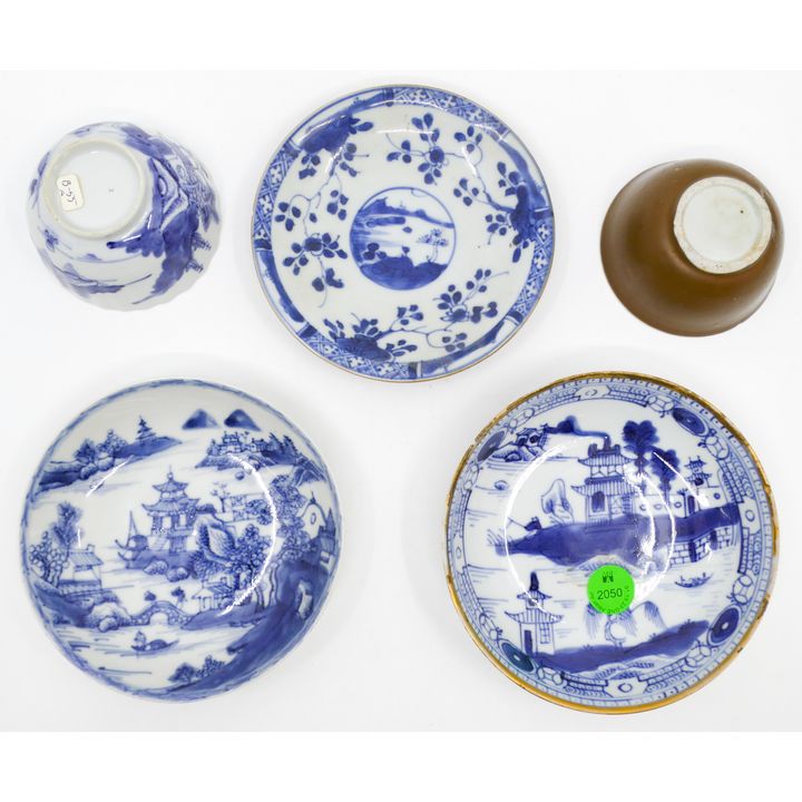 Tray 3pc Chinese 18th Cent. B&W Porcelain Cup Saucers 3'' to 5''