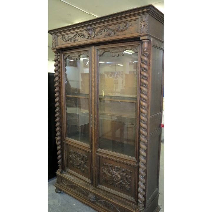 19TH CENTURY BELGIAN OAK DISPLAY CABINET