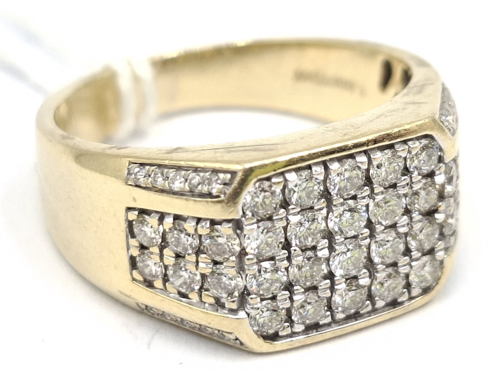 241 · 10CT GOLD DIAMOND GENTS RING