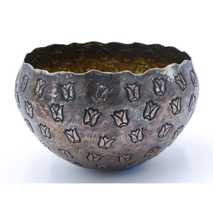 Hammered Floral Silverplated Art Bowl 6'' - Unsigned