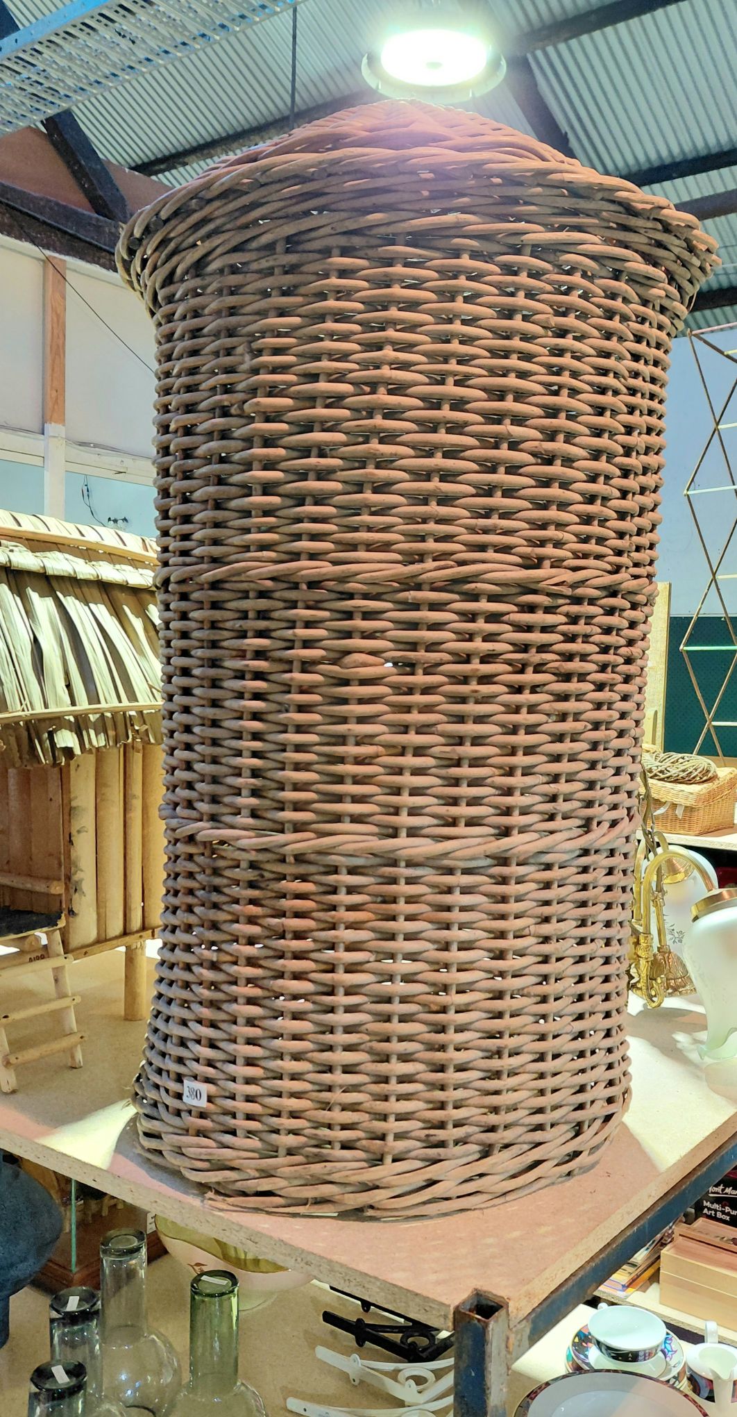 380 · LAUNDRY BASKET