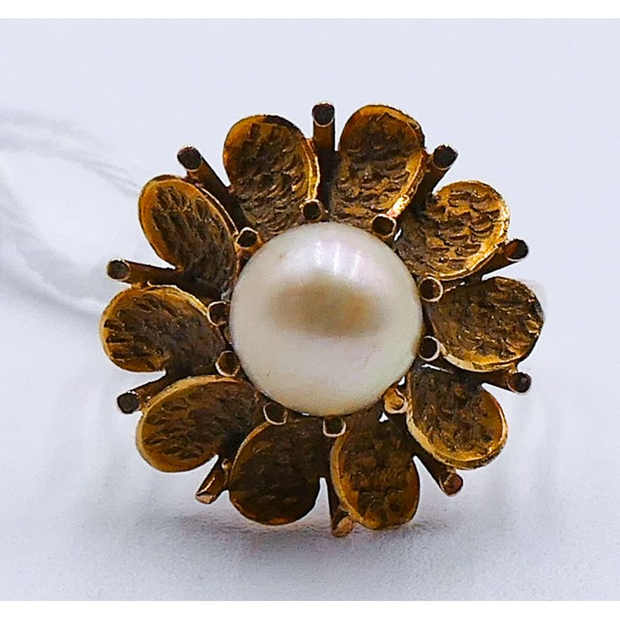 Ladies 18k Floral Pearl 7mm Ring Size 6.5 - 3.6 Grams