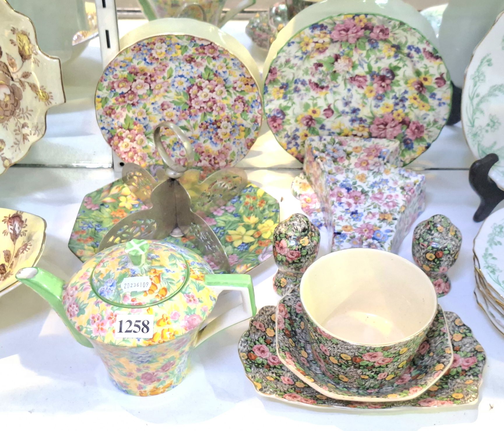 1258 · ALL OVER FLORAL CERAMICS