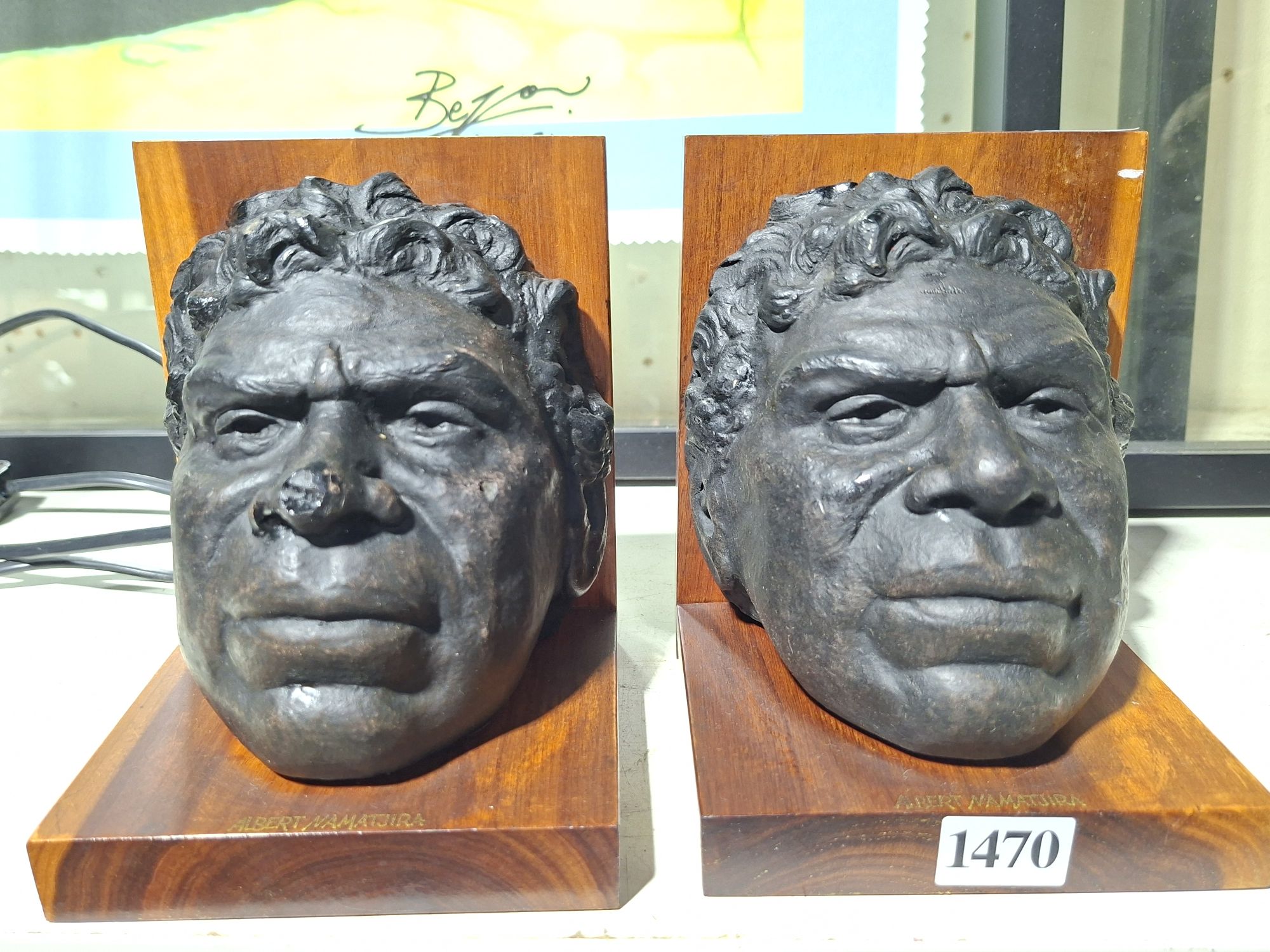 1470 · ABORIGINAL HEAD DESIGN BOOKENDS
