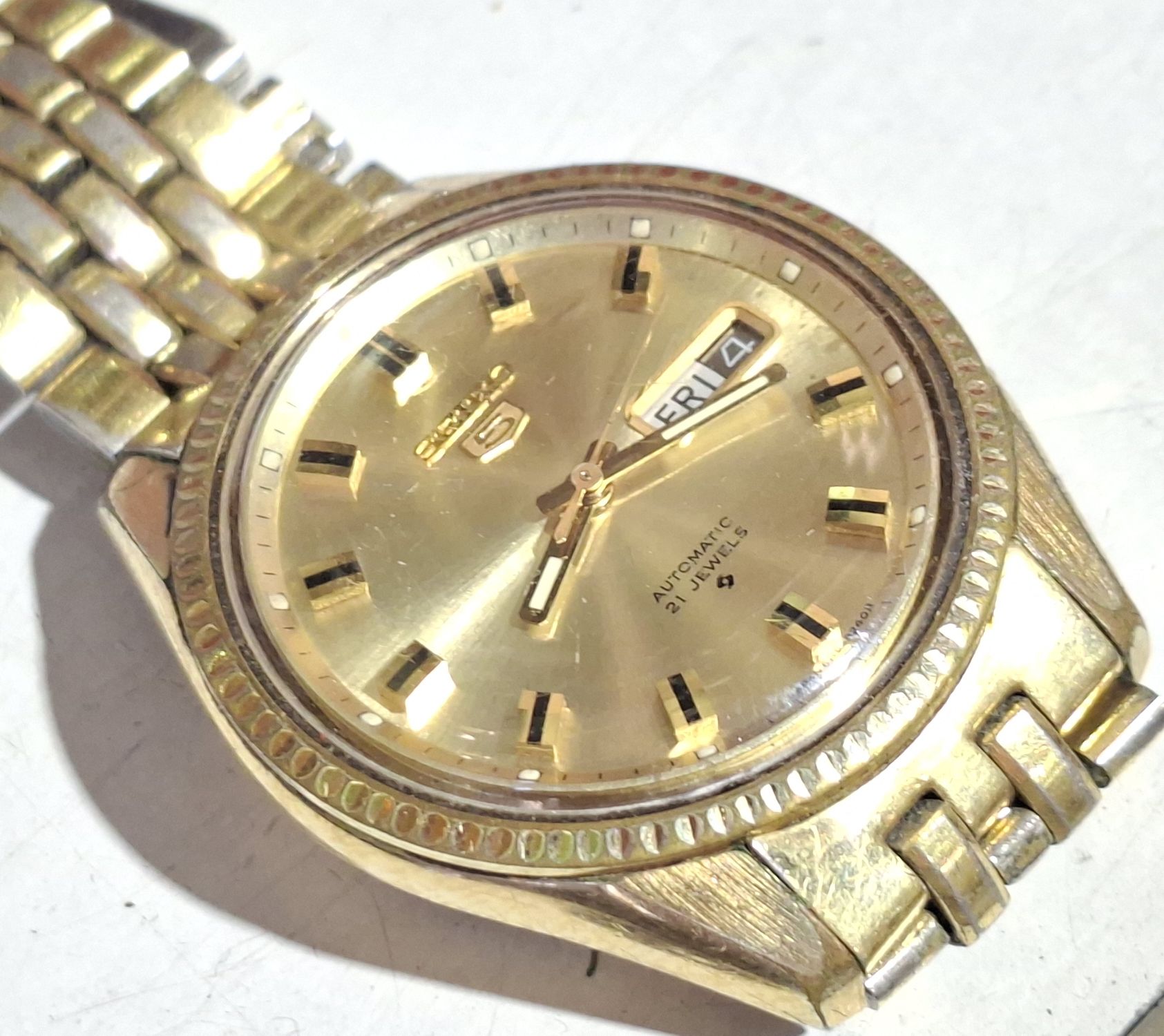 1403 · MENS WRIST WATCH
