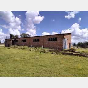 21MX 9M STRUCTURE/ CHANNELS/ SQUARE TUBIMG/ STEEL WINDOWS AND DOORS