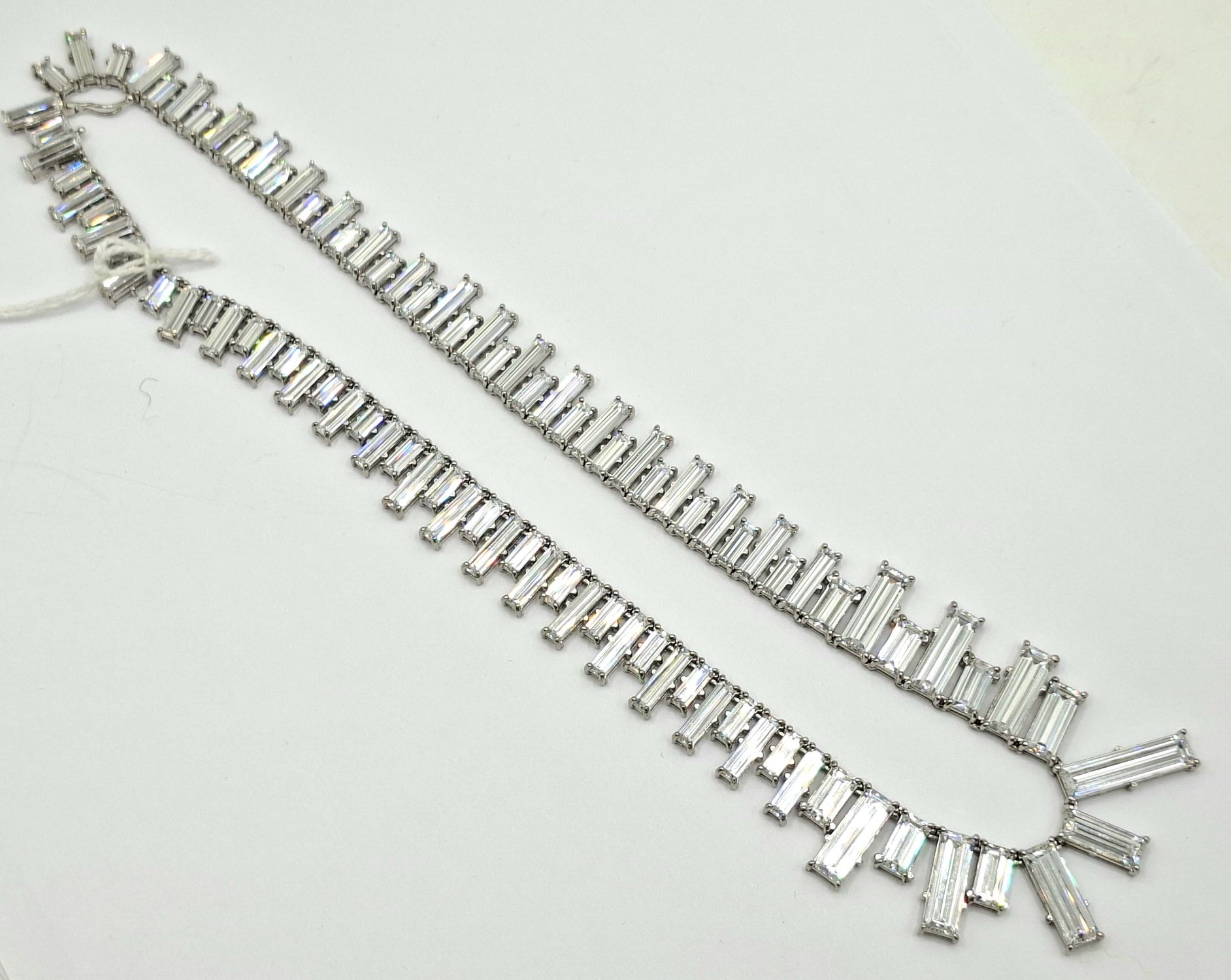 1142 · CARAT LONDON CRYSTAL NECKLACE