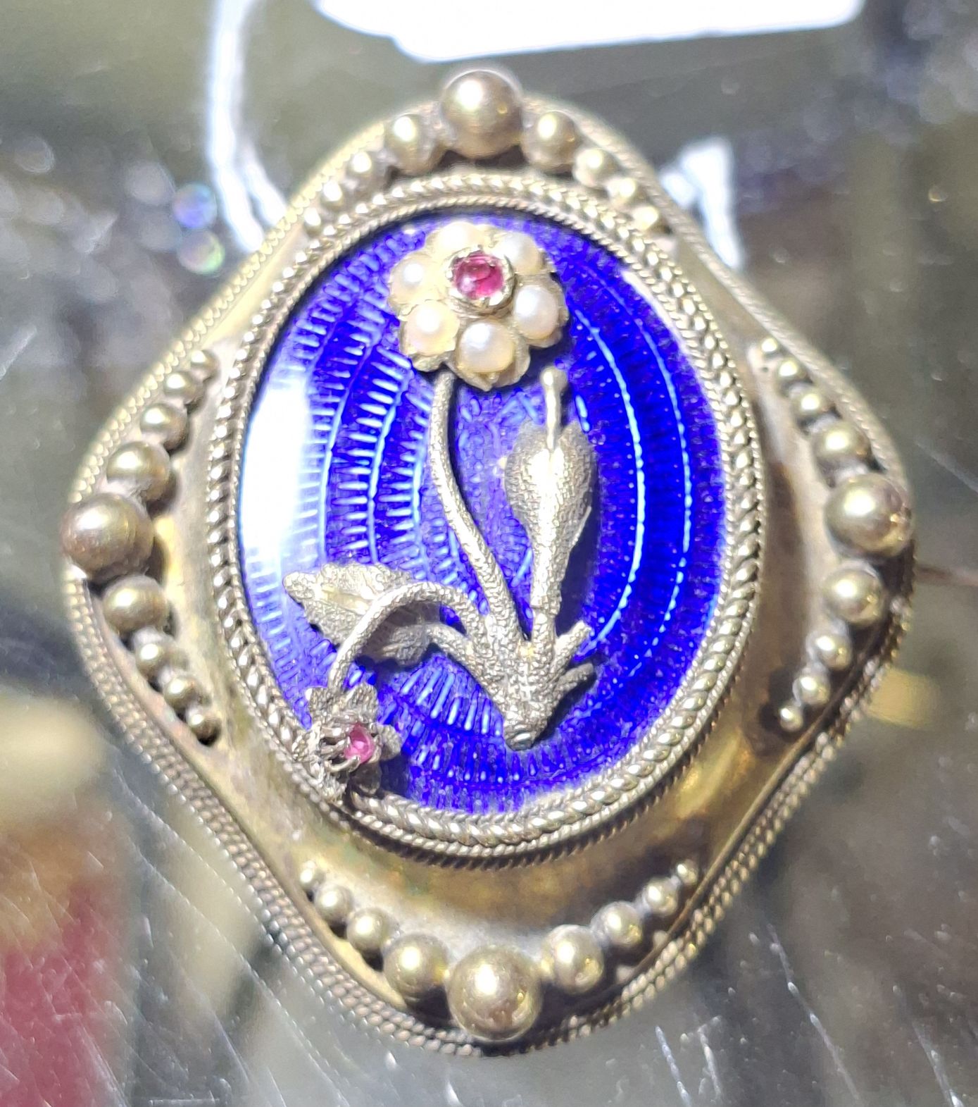 ANTIQUE GOLD PLATED BROOCH
