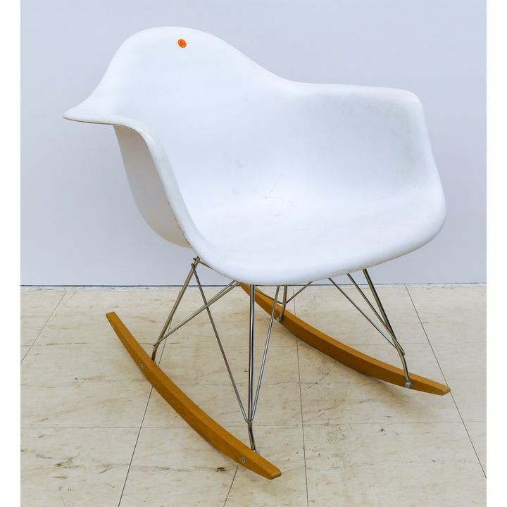 Eames for Herman Miller RAR White Shell Rocker 28''x25''x24''
