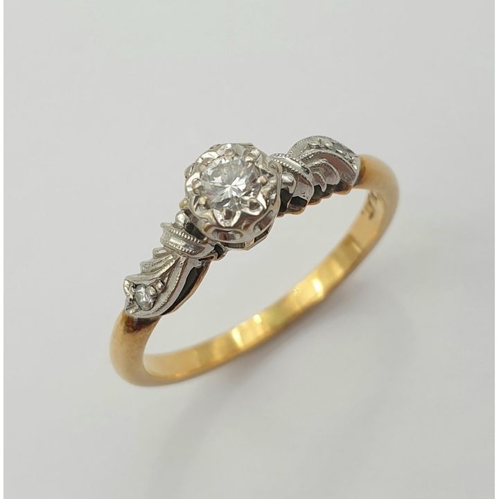 Vintage 18ct Y/G  & Plat Diamond Ring
