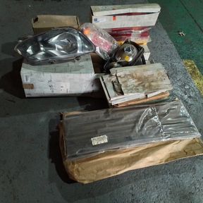 LOT ASSORTED TAIL LIGHTS/ GRILLS/ HEADLIGHTS/ MIRRORS