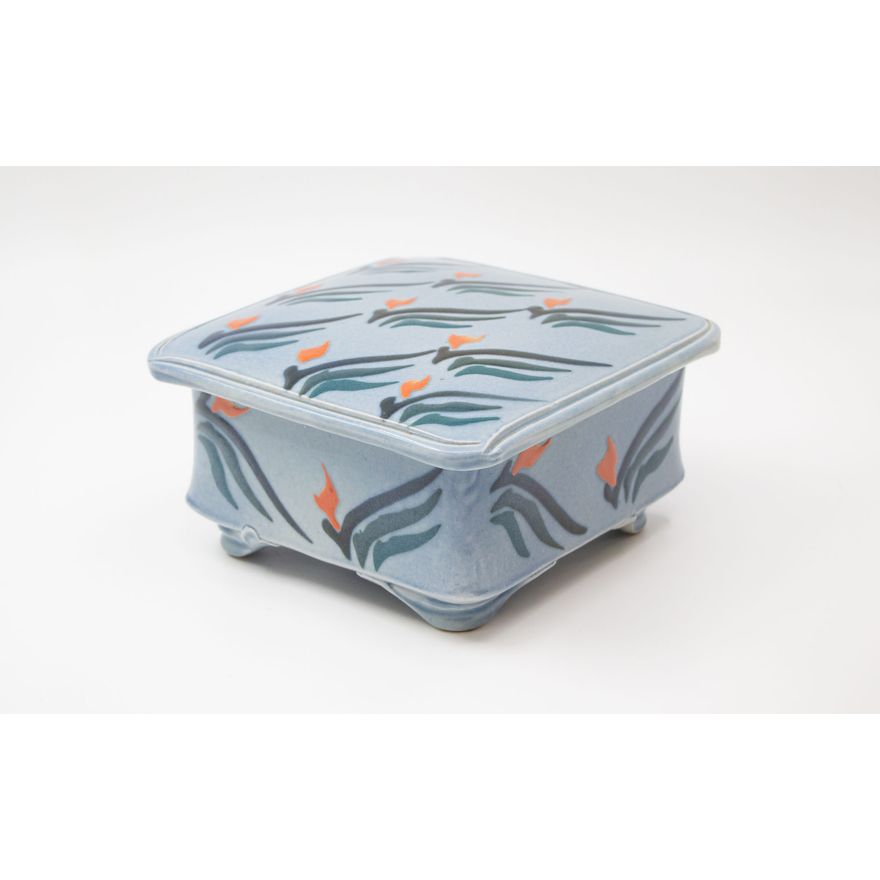 Merilyn Wiseman - Square lidded box